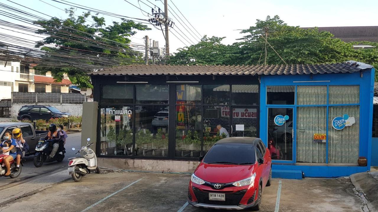 โรงแรมวินบางนา Win Bangna Hotel Banguecoque Exterior foto