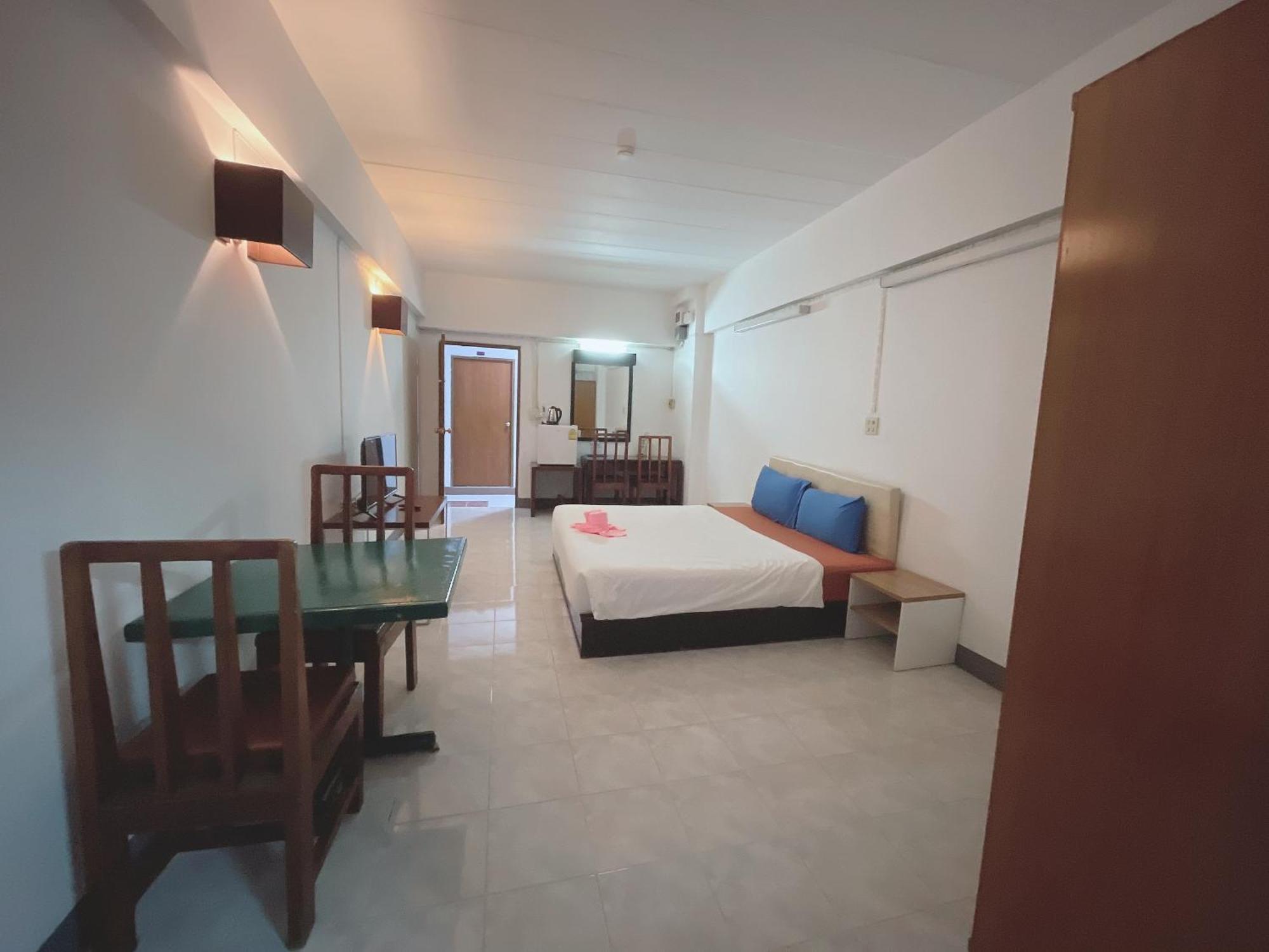 โรงแรมวินบางนา Win Bangna Hotel Banguecoque Exterior foto