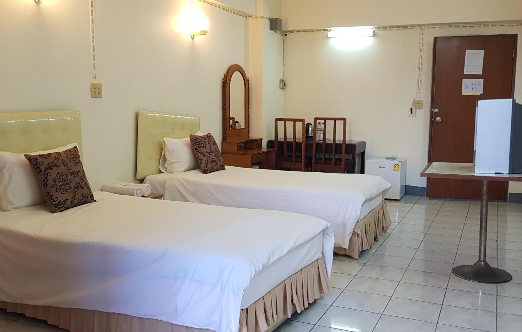 โรงแรมวินบางนา Win Bangna Hotel Banguecoque Quarto foto